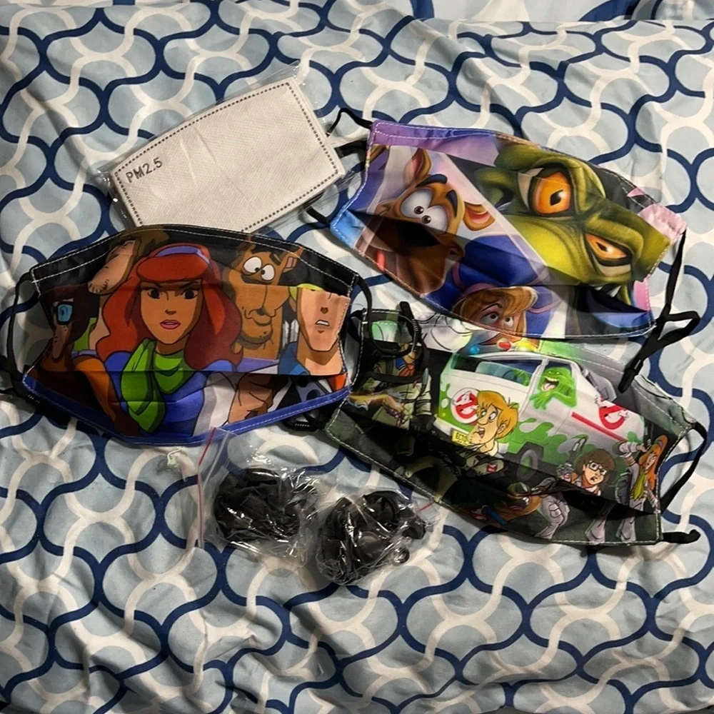 New set/3 Scooby Doo face masks